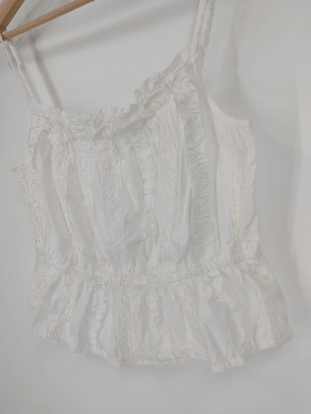 Sim & Sam Ruffle Cropped Cami - Picture 2 of 5